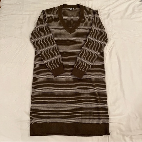 Uniqlo x JW Anderson V-Neck Long-Sleeve Dress - Picture 3 of 5